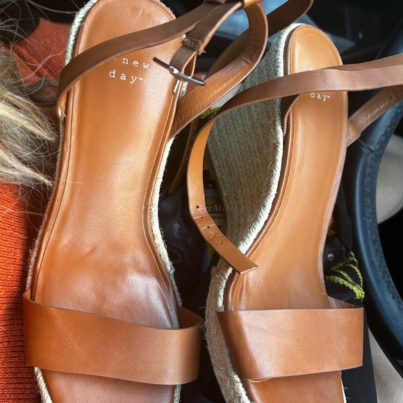 A New Day Wedge Heels - Picture 7 of 8